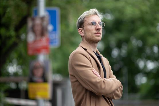 Alexander Schmidt, Wahlhelfer im Bezirk Ost der Stadt Stuttgart. Foto: Marijan Murat/dpa