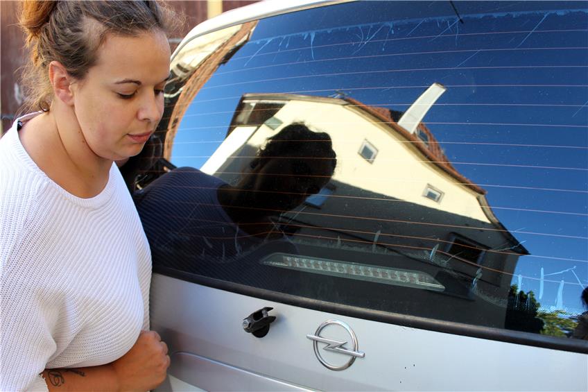 Das Auto von Sabrina Fischer aus Nordstetten wurde mehrfach zerkratzt und der Heckscheibenwischer weggerissen. Bild:gaw