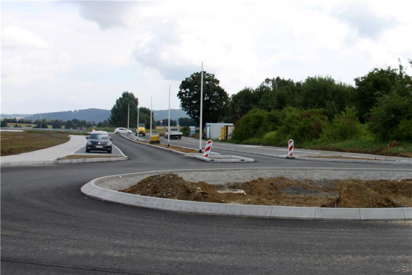 Der Bau des ersten Kreisels an der Zufahrt zum „InPark A81“ macht Fortschritte.