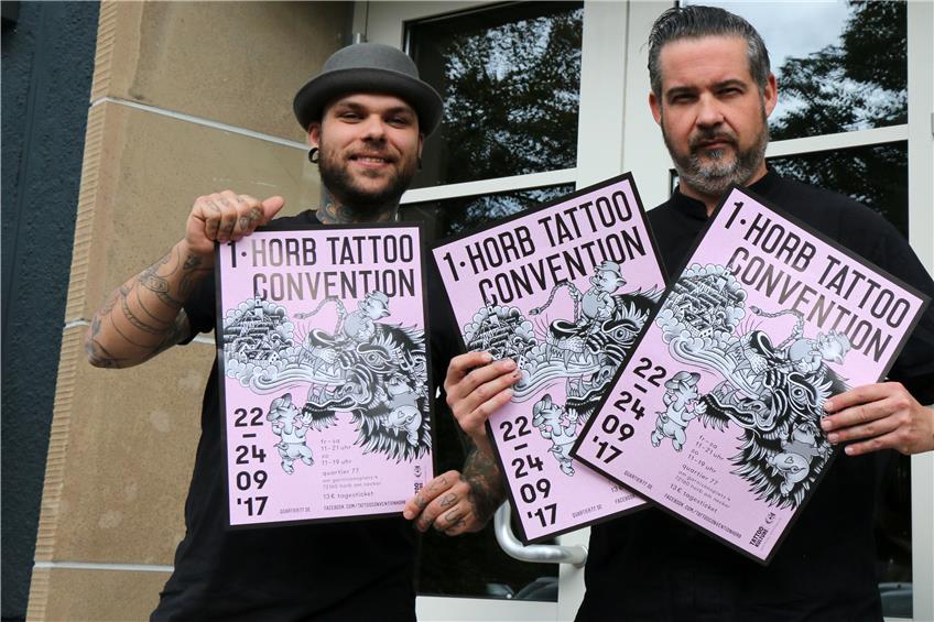 Die Veranstalter der Tattoo-Convention Johannes Kiefer (links) und Matthias Bartl aus Balingen.Bild: Schäfer