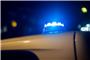 Ein Blaulicht leuchtet auf dem Dach eines Polizeifahrzeugs. Foto: Fernando Gutierrez-Juarez/dpa/Symbolbild