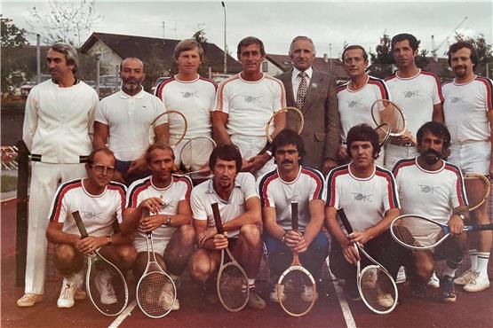 Eine historische Meistermannschaft der Kusterdinger Tennisclub-Senioren aus den Gründerjahren in den 1970ern. Privatbild