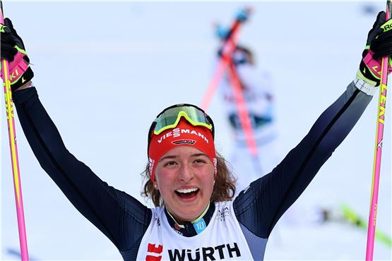 Kombiniererin Nathalie Armbruster hat weiterhin Grund zum Jubeln. Die 18-Jährige belegte im Gesamtweltcup den fünften Platz. Privatbild