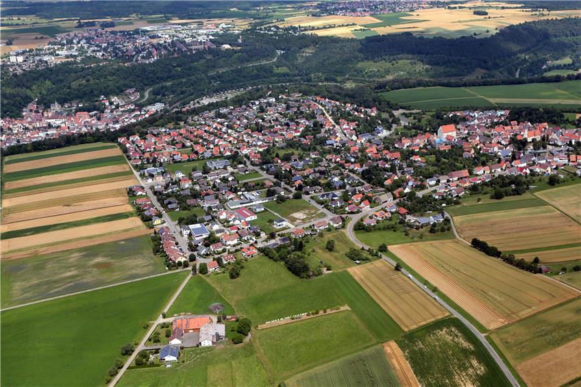 Nordstetten wird in den kommenden Jahren weiter wachsen. Dafür sorgt ein kleines Neubaugebiet, dass im Westen des Ortes (links unten) neben der Brunnenstraße erschlossen wird.Luftbild: Kuball