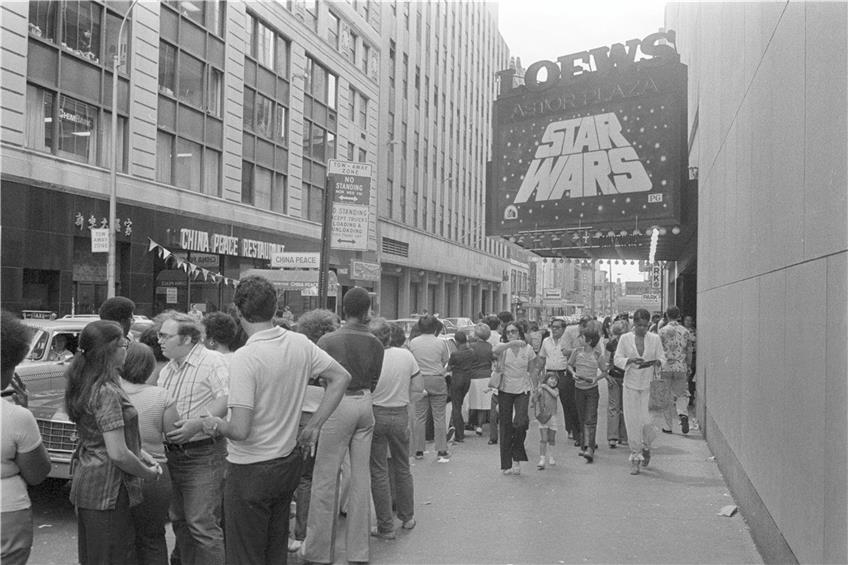 Phänomen „Star Wars“: Auch in New York bildeten sich 1977 vor den Kinos Riesenschlangen. Foto: Paris Match Archive/Getty Images
