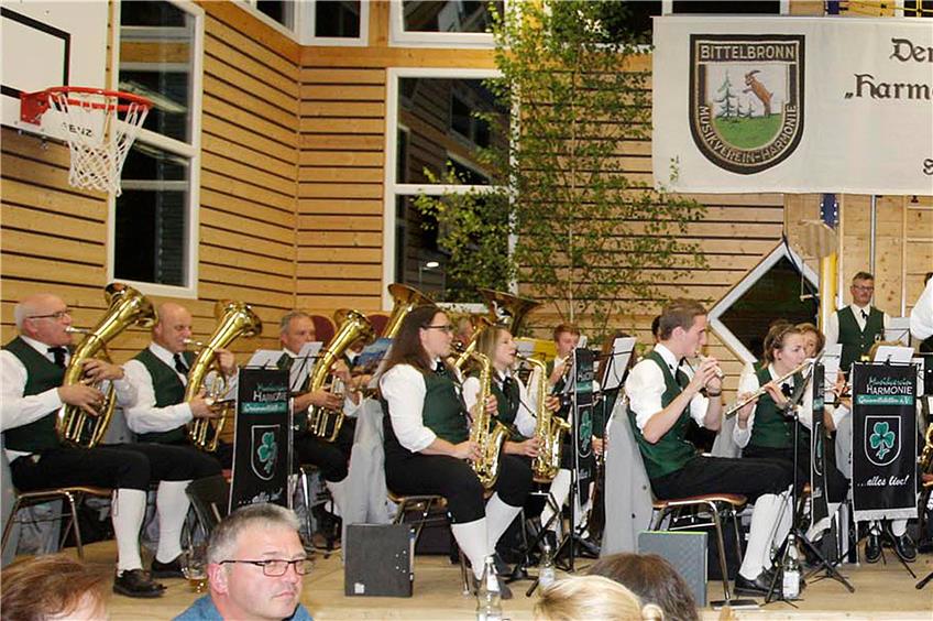 Wie auch im letzten Jahr erfreute der Musikverein Grünmettstetten die Gäste am samstagabend bei der Schlachtplatte in Bittelbronn. Bilder: ewf
