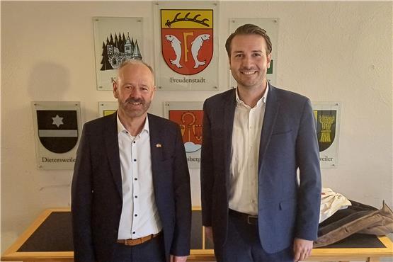 Wolfgang Fahrner (links), Erster Beigeordneter, und Adrian Sonder, designierter Oberbürgermeister von Freudenstadt. Bild: Manuel Fuchs