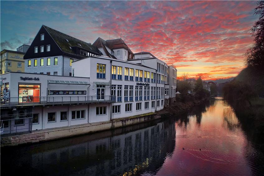Abendrot über dem Verlagsgebäude des Schwäbischen Tagblatts. Bild: Ulrich Metz