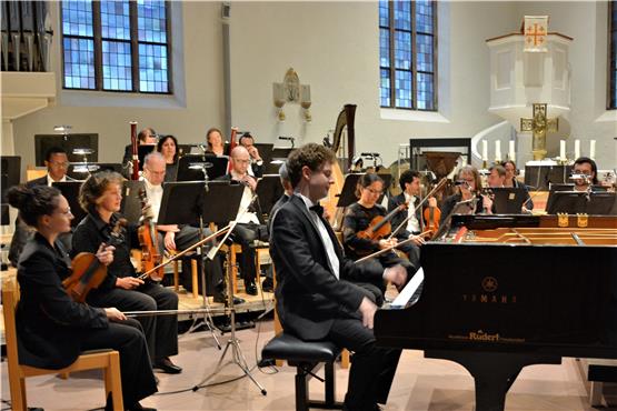 Alexej Gorlatsch beschloss bei der Eröffnung des Schwarzwald Musik Festivals seinen Beethoven-Zyklus der fünf Klavierkonzerte mit dem „Zweiten Konzert“ in der Stadtkirche Freudenstadt. Bilder: Hans-Michael Greiß