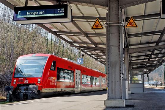Am Horber Bahnhof könnten eventuell schon S-Bahnen nach Stuttgart fahren. Archivbild: Karl-Heinz Kuball