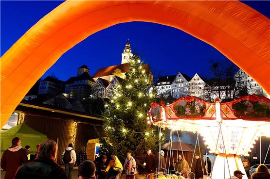 Am Wochenende gibt es viele Möglichkeiten, über einen Weihnachtsmarkt – wie hier in Horb – zu bummeln. Archivbild: Karl-Heinz Kuball