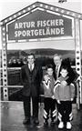 Artur Fischer vor dem Tumlinger Sportgelände. Archivbild: Kuball