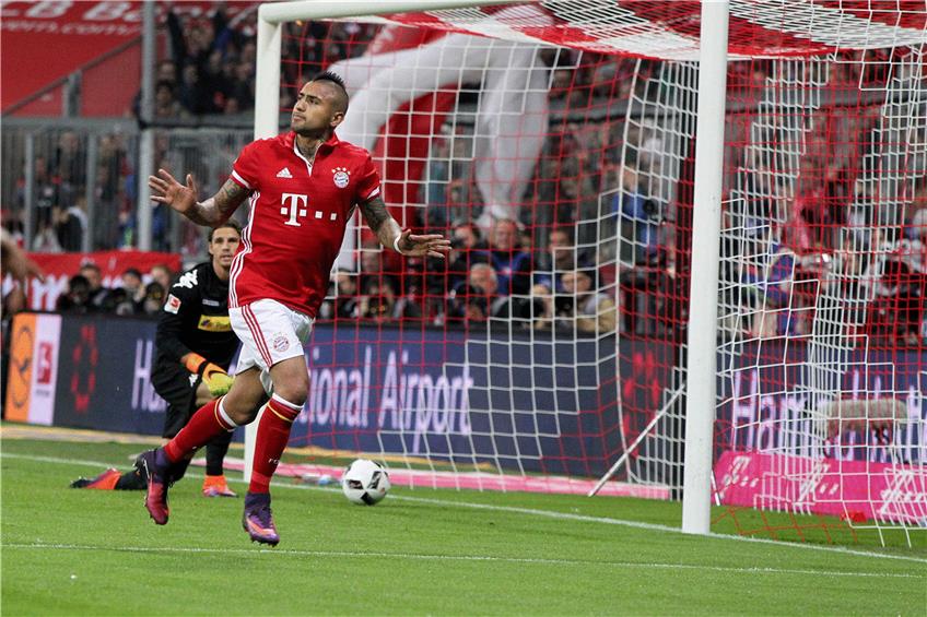 Arturo Vidal brachte die Bayern im Heimspiel gegen Gladbach mit einem wuchtigen Kopfball in Führung. Foto: eibner