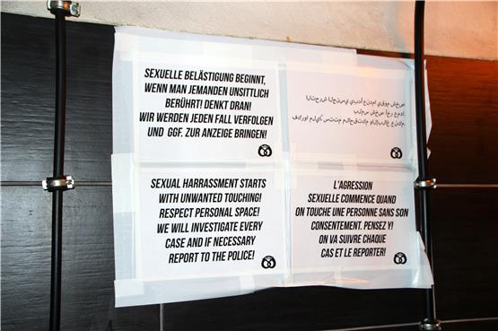 Aushang auf dem Männerklo im Club Butterbrezel in der Haaggasse. Die neue Kampagne geht noch viel weiter. Archivbild