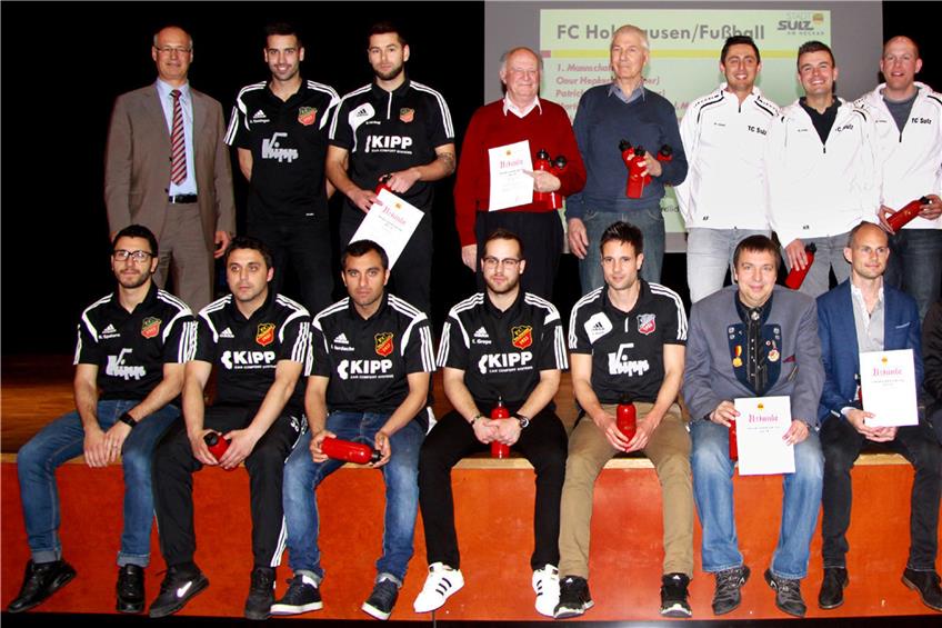 Bei den Erwachsenen wurden unter anderem der FC Holzhausen und der TC Sulz geehrt.