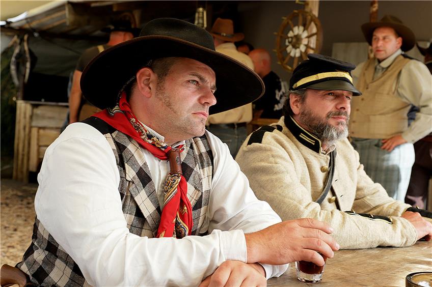 Beim 4. Westerntreffen in Talheim lebten das 19. Jahrhundert auf: Mit wortkargen Männern und viel Whiskey.Bilder: Kuball
