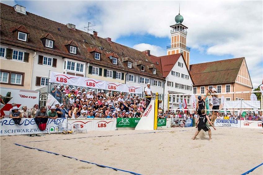 Beim Finale 2017 war bestes Volleyballwetter und der Marktplatz gut besucht. Bild: TSV Freudenstadt