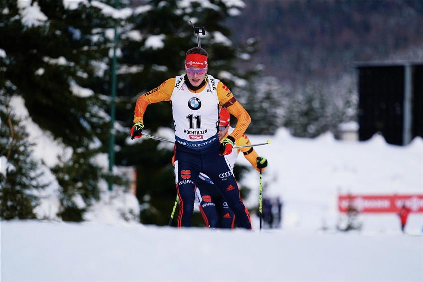 Benedikt Doll wurde mit der deutschen Biathlon-Staffel Zweiter. Foto: Kerstin Joensson/AP/dpa
