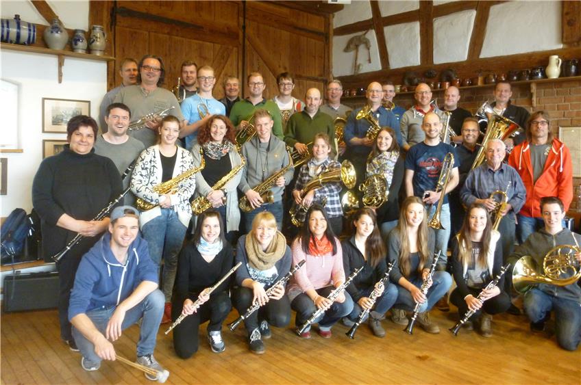 Musikvereine„Harmonie“ und „Gut Klang“ proben für Jahreskonzert am 5. Dezember / Wochenende in Dürrw