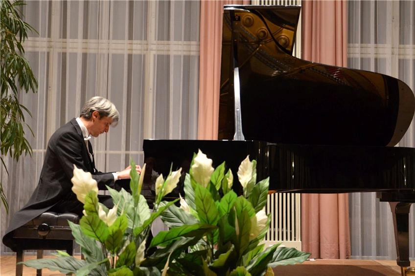 300 Jahre Klaviermusik: Zuhörer erlebten mit Francesco Attesti besondere Zeitreise