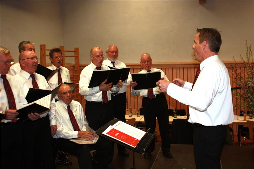 Chorkonzert mit Gästen und Volksliedersingen für alle in der Baisinger Schloss-Scheuer