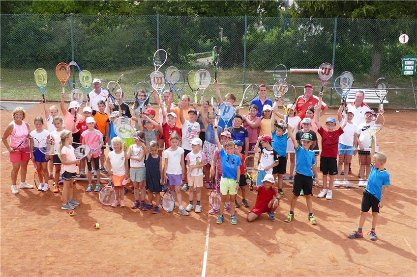 TC Nordstetten hält Jugendliche mit Tenniscamp und Sportabzeichen auf Trab