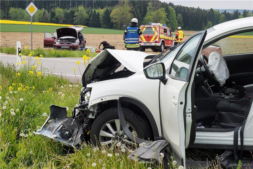 Autofahrer nach Unfall gestorben