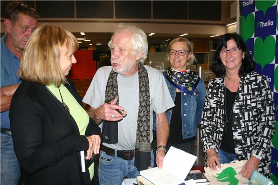 Bürgermeisterin Dr. Stephanie Hentschel im Gespräch mit Harald Hurst. Bilder: Gerhard Keck