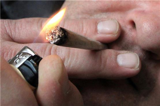 Cannabis-Rauchen ist in Baden-Württemberg unter Auflagen erlaubt.Bild: Karl-Josef Hildenbrand/dpa