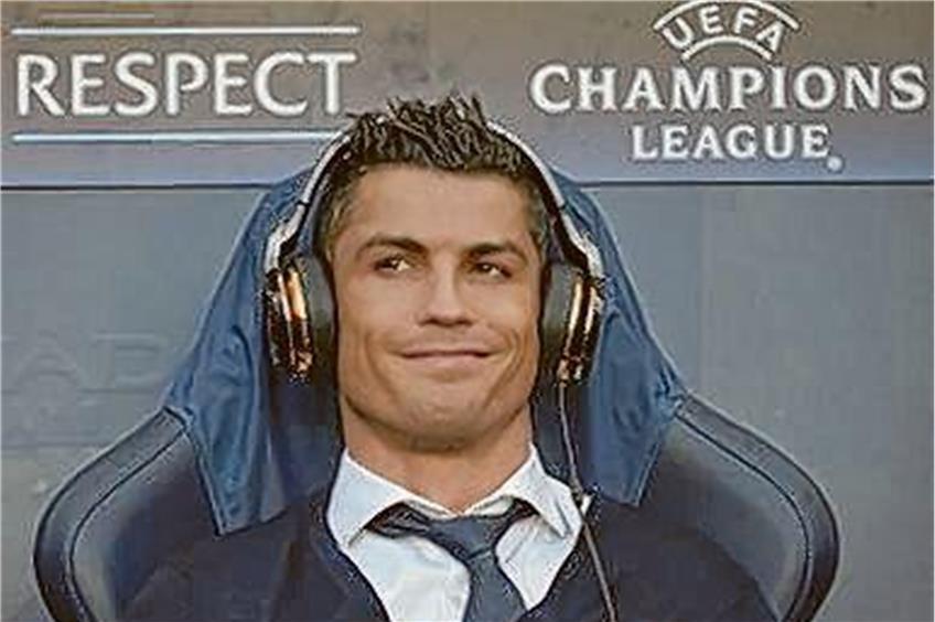 Cristiano Ronaldo hat das Lachen trotz der Nullnummer nicht verlernt. Foto: dpa