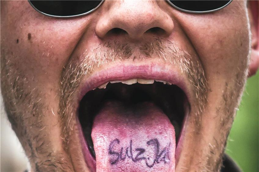 Das 2015 modernisierte Logo „Sulz.Ja!“ gab‘s auch als Zungentattoo– eine besondere Art von Mund-zu-Mund-Propaganda.