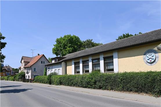Das Haus der Bürgerwache Rottenburg mit Blick auf das Schlachthof-Areal im Hintergrund (das Schlachthofgebäude wird verdeckt) in der Tübinger Straße. Bild: Ulmer