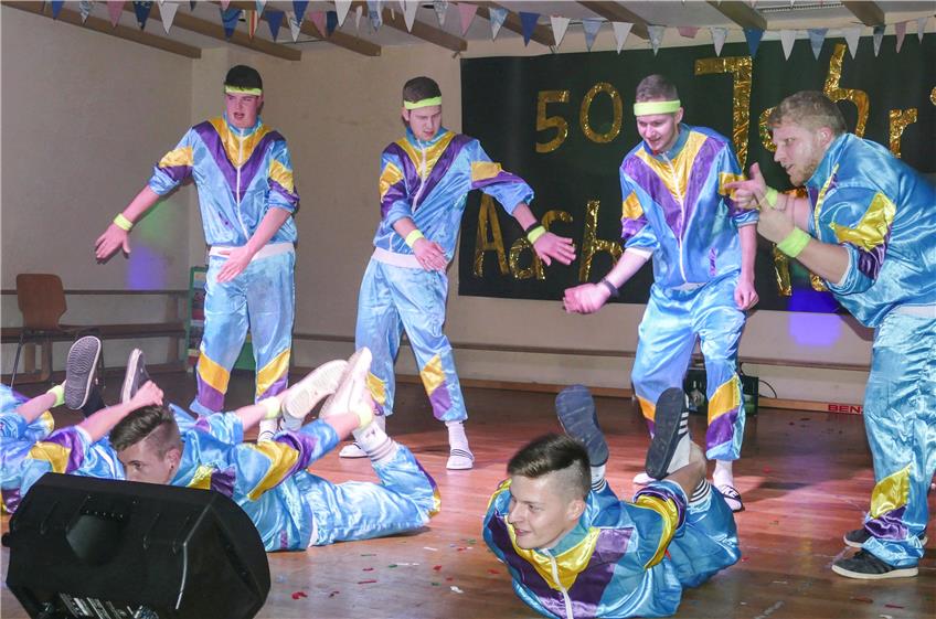 Das Männerballett „Die Taktlosen“ begeisterte mit ihrer Performance.
