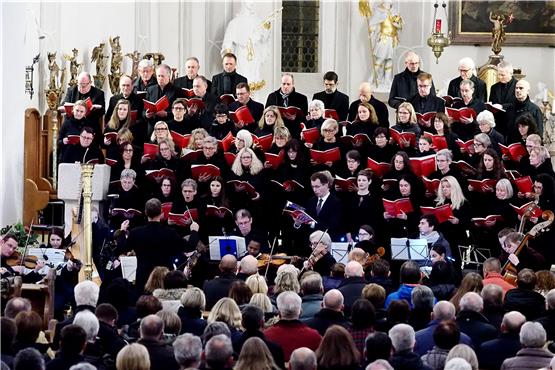 Das Oratorien-Konzert in der Stiftskirche war gut besucht.Bilder: Karl-Heinz Kuball