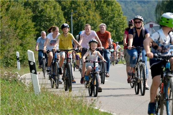 Das Rad macht mobil, waren die Teilnehmerinnen und Teilnehmer der ersten Fahrraddemo auf den Härten überzeugt. Bild Uli Rippmann