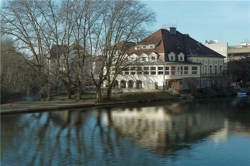 Das Restaurant „Casino am Neckar“ soll eigentlich neu verpachtet werden. Doch es gibt auch andere Begehrlichkeiten: Hier könnten Konzerte beglücken, findet Stadtrat Ulf Siebert. Bild: Metz