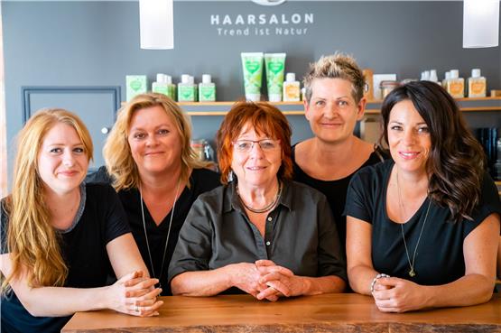 Das Team (von links) Melissa Götz, Claudia Lepore, Alexandra Gudelius, Kerstin Teichmann und Chefin Judith Lepore. Bild: Benjamin Breitmaier