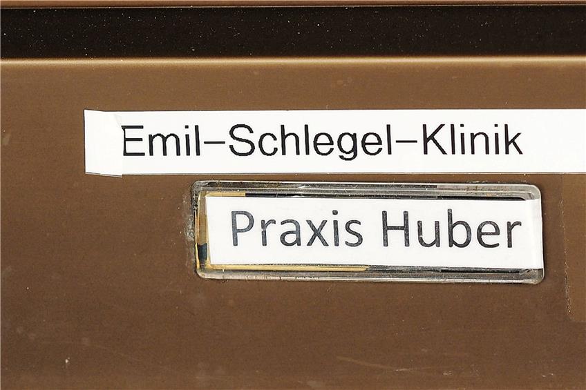 Der Briefkasten in der Schillerstraße 23 in Horb weist bereits darauf hin: Hier eröffnet demnächst die Emil-Schlegel-Klinik. Bild: Karl-Heinz Kuball