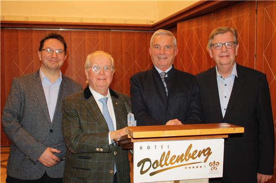 Der Dollenberg-Dialog mit (von links) Michael Blume, Meinrad Schmiederer, Minister Thomas Strobl und Willi Stächele. Bild: Hannes Kuhnert