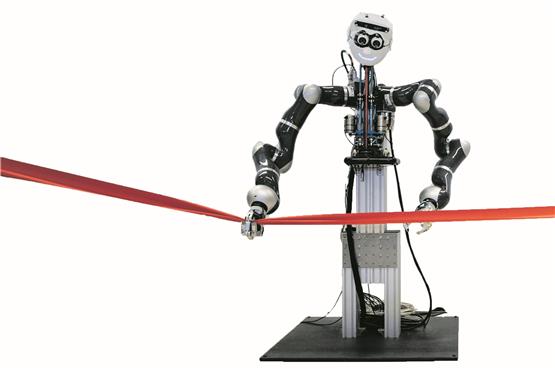 Der Roboter Apollo ist der Star des MPI für Intelligente Systeme. Bei der Eröffnung des Neubaus vor einem Jahr hielt er das rote Band, das Ministerpräsident Winfried Kretschmann durchschnitt. Bild: Metz