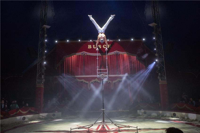 Der Zirkus Busch ist unter anderem bekannt für seinen waghalsigen Artisten. Bild: Circus Busch