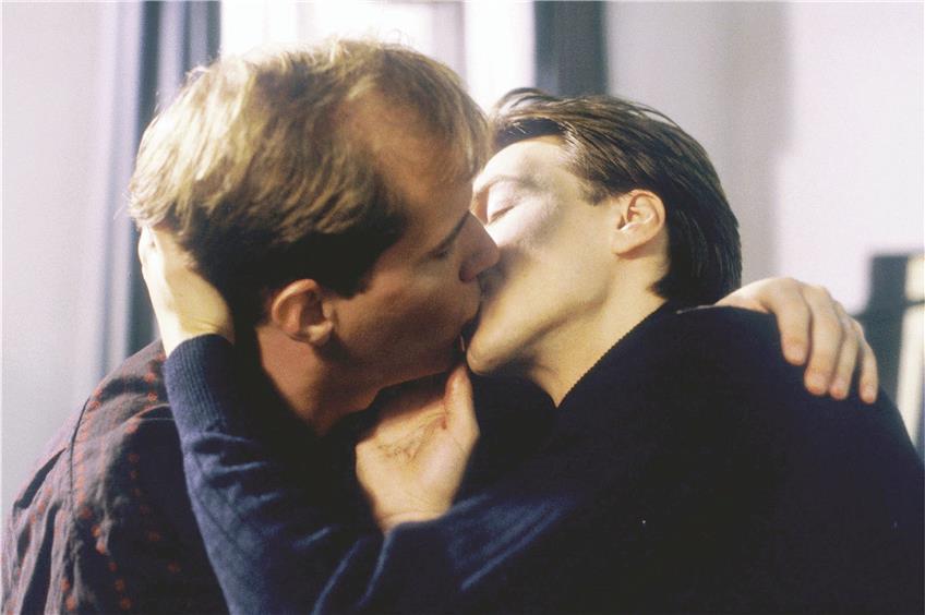 Der erste Schwulenkuss im TV war 1990 ein Riesen-Aufreger. Foto: WDR/Diane Krüger