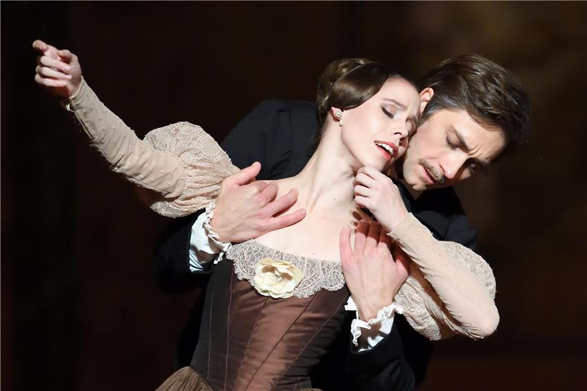 Der große romantische Ausdruck: „Onegin“ mit Elisa Badenes und Friedemann Vogel.  Foto: Stuttgarter Ballett