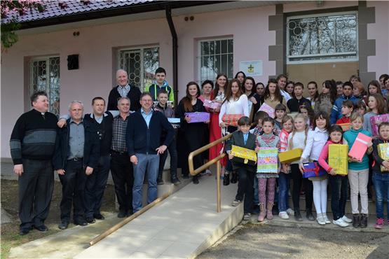 Die Kinder und die jungen erwachsenen Behinderten erfreuten sich an den vielen Geschenken, die die Gäste aus Horb in die Ukraine mitgebracht hatten; die Vertreter der Spitalstiftung nahmen im Gegenzug viele Eindrücke mit. Sie waren zufrieden mit der positiven Entwicklung im Zuge der Partnerschaft. Privatbild