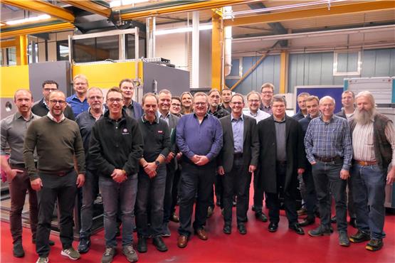Die Mitglieder des IHK-Arbeitskreises Energie waren zu Gast bei der Power-Hydraulik GmbH in Sulz am Neckar.Bild: IHK