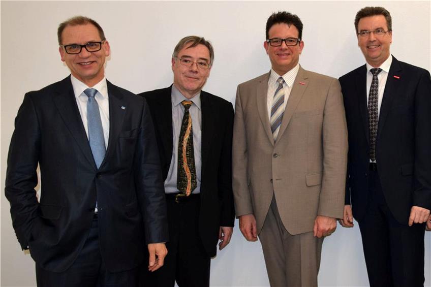 Die Spitzen der Kreishandwerkerschaft (von links): Dieter Walz, Hans Jäckel, Alexander Wälde, Siegfried Dreger, Rainer Neth und Reinhold Haschka.Bild: mos