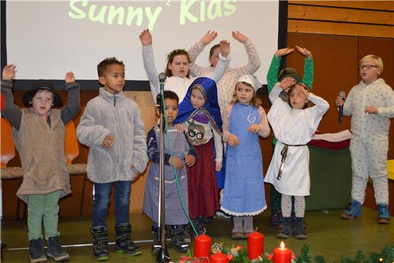 Die Sunny-Kids zeigten, wie die Weihnachtsgeschichte ihren Verlauf nahm. Bild: ph