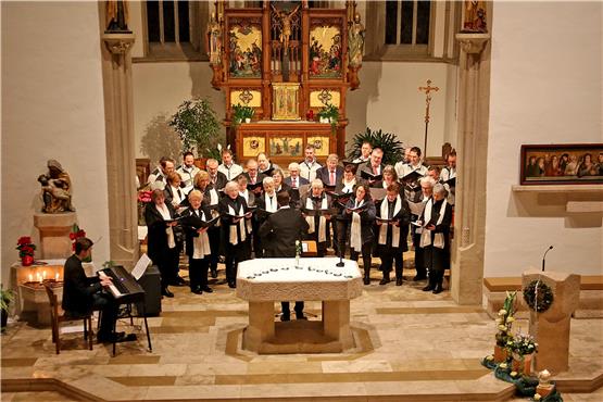 Die Weitinger Chorschola „Sankt Martinus“ und die „Wild Voices“ boten eine beeindruckende Geistliche Abendmusik. Bilder: Hermann Nesch