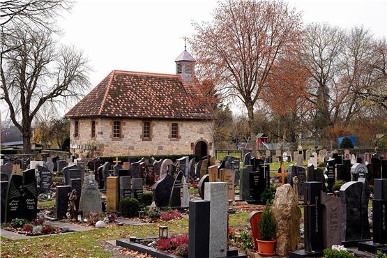 Die historische Gedächtniskapelle ist ein markantes Gebäude auf dem Friedhof in Empfingen. Bild: Karl-Heinz Kuball