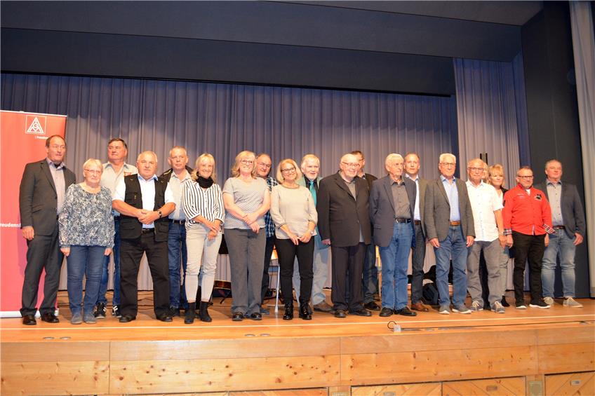 Diese Gewerkschafter sind seit 40 Jahren in der IG Metall und wurden in Alpirsbach geehrt. Bild: IG Metall